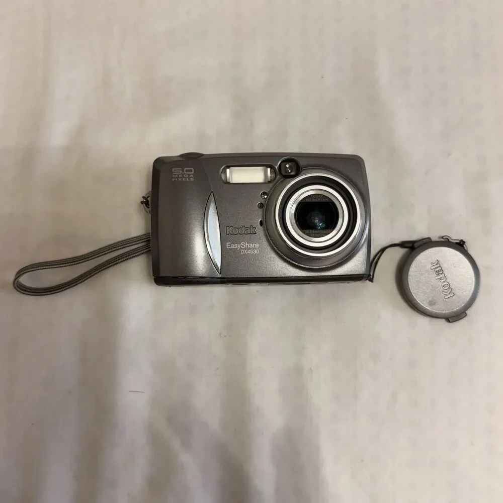 Kodak EasyShare DX4530 5MP Point & Shoot 3x Zoom Gray USB AA Flash